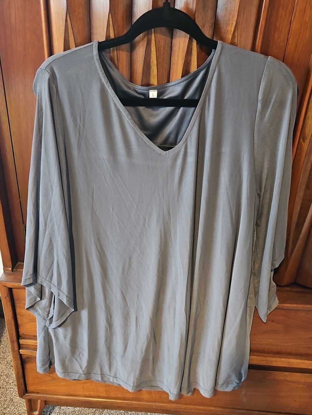 Relaxed V-Neck Women's Top in Gray